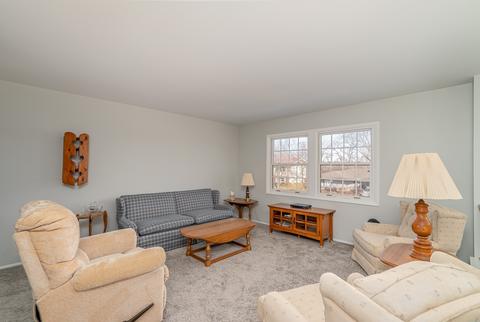 1405 Rosedale Ln, Hoffman Estates, IL 60169 photo 8