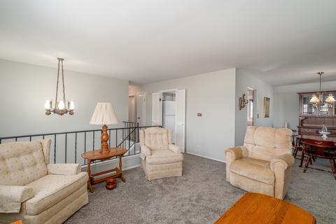 1405 Rosedale Ln, Hoffman Estates, IL 60169 photo 9