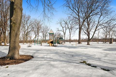 603 Sutton Ct, Wheeling, IL 60090 photo 32