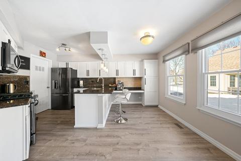 603 Sutton Ct, Wheeling, IL 60090 photo 8