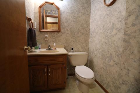7784 Buttercup Rd, Weldon, IL 61882 photo 9