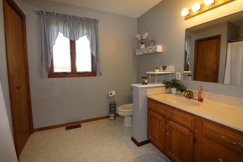 7784 Buttercup Rd, Weldon, IL 61882 photo 13