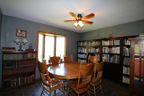 7784 Buttercup Rd, Weldon, IL 61882 photo 6