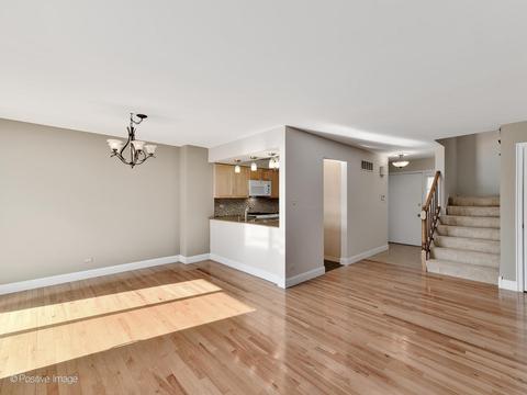 1230 Folkstone Ct, Wheaton, IL 60189 photo 3