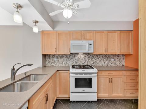 1230 Folkstone Ct, Wheaton, IL 60189 photo 5