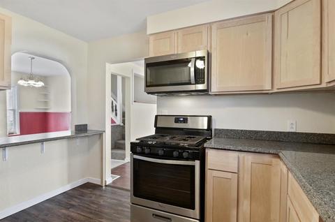 305 E Franklin St, Paxton, IL 60957 photo 8