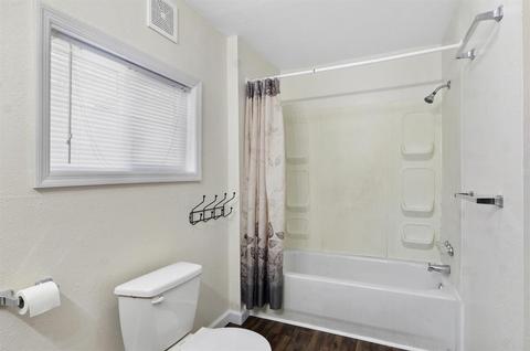 305 E Franklin St, Paxton, IL 60957 photo 12