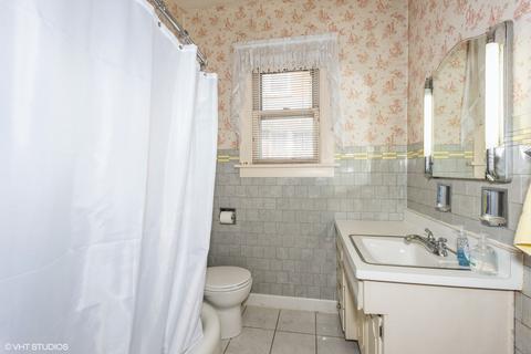 408 Raymond St, Elgin, IL 60120 photo 9