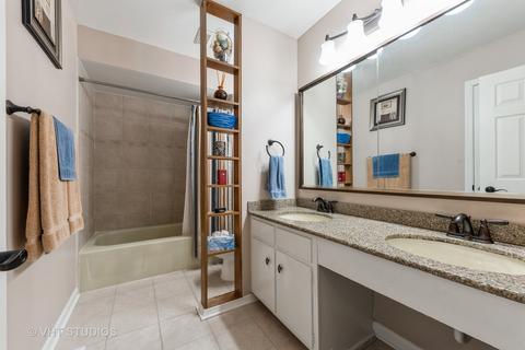 1310 Campbell Ln, Hoffman Estates, IL 60169 photo 14