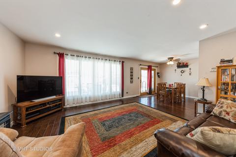 1310 Campbell Ln, Hoffman Estates, IL 60169 photo 3