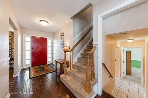 1310 Campbell Ln, Hoffman Estates, IL 60169 photo 2