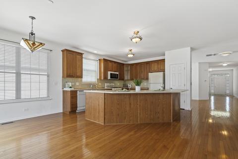 5840 Leeds Rd, Hoffman Estates, IL 60192 photo 13