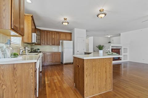5840 Leeds Rd, Hoffman Estates, IL 60192 photo 14