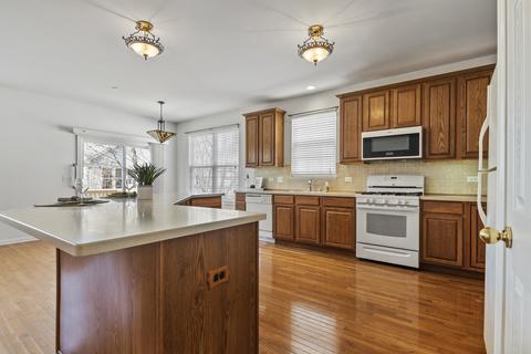5840 Leeds Rd, Hoffman Estates, IL 60192 photo 15