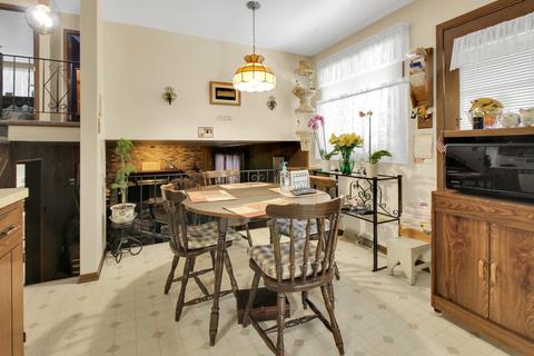 2830 142nd St, Burnham, IL 60633 photo 7