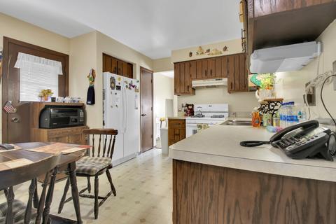 2830 142nd St, Burnham, IL 60633 photo 6