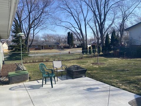 550 Arlington St, Hoffman Estates, IL 60169 photo 12