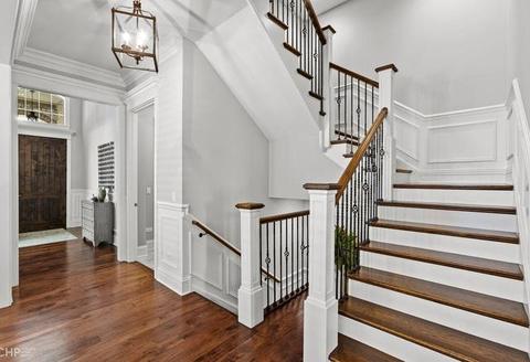 515 N Eagle St, Naperville, IL 60563 photo 2