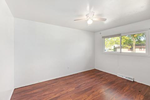 18232 Locust St, Lansing, IL 60438 photo 3
