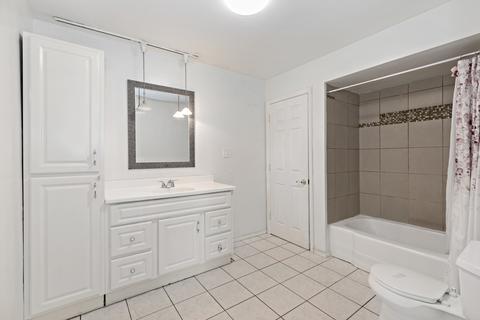 18232 Locust St, Lansing, IL 60438 photo 11