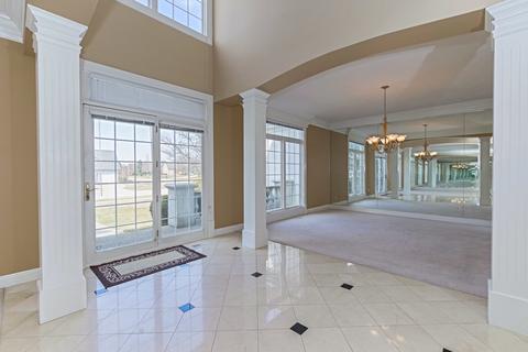 7 Milton Ln, Bloomington, IL 61704 photo 5