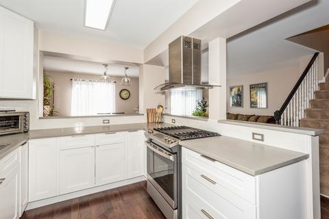 1222 Exeter Ct, Wheaton, IL 60189 photo 2