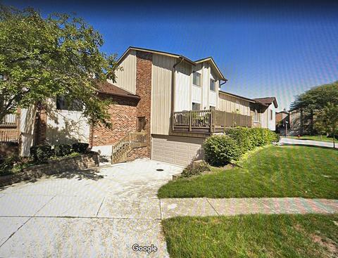 22 Windward Cir, Willowbrook, IL 60527 photo 2