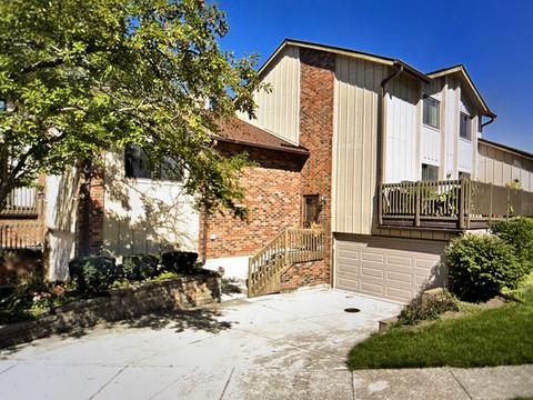22 Windward Cir, Willowbrook, IL 60527 photo 1
