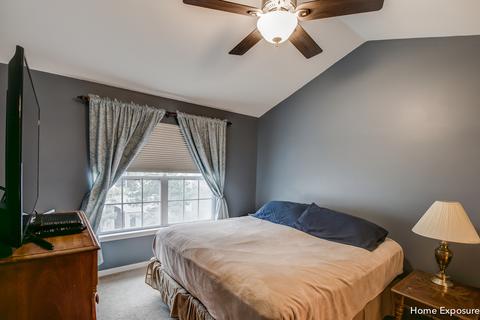 385 Vaughn Cir, Aurora, IL 60502 photo 10