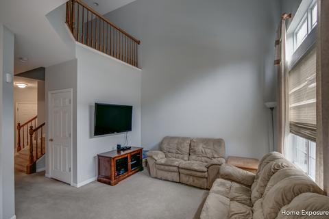 385 Vaughn Cir, Aurora, IL 60502 photo 4