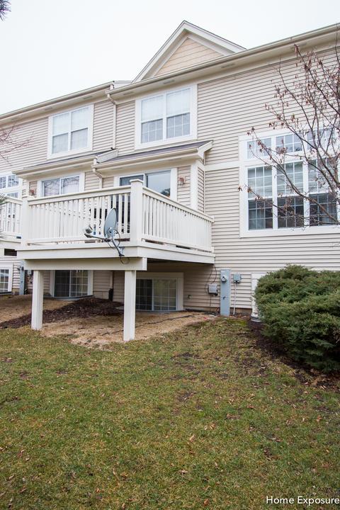385 Vaughn Cir, Aurora, IL 60502 photo 18