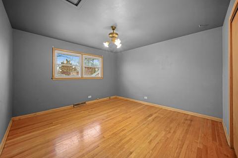 7737 W 80th Pl, Bridgeview, IL 60455 photo 10