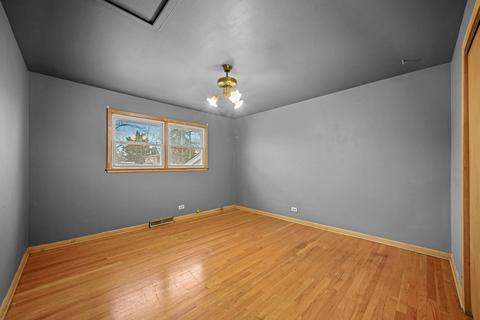 7737 W 80th Pl, Bridgeview, IL 60455 photo 9