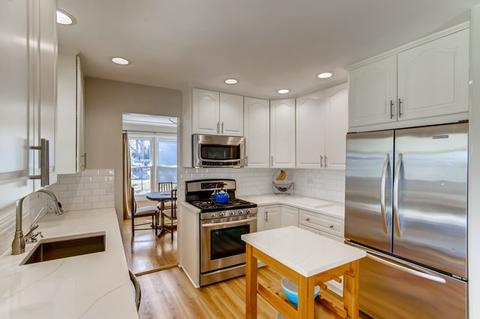 2360 Richmond Dr, Wheaton, IL 60187 photo 9
