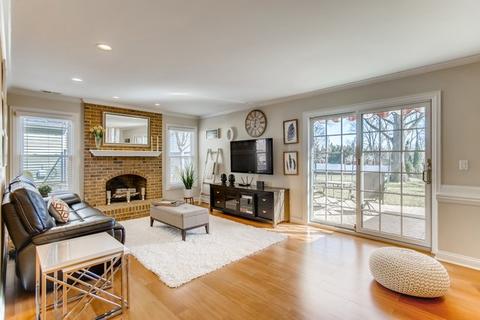 2360 Richmond Dr, Wheaton, IL 60187 photo 14