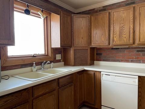 411 E Royal Dr, Dekalb, IL 60115 photo 5