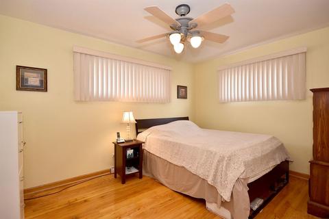 464 E Park Ave, Elmhurst, IL 60126 photo 17