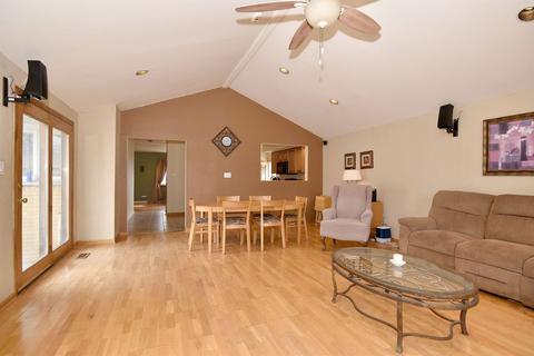464 E Park Ave, Elmhurst, IL 60126 photo 14