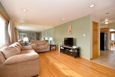 464 E Park Ave, Elmhurst, IL 60126 photo 4