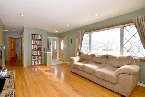 464 E Park Ave, Elmhurst, IL 60126 photo 3