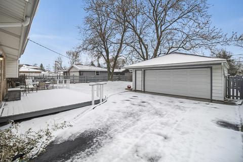 8124 S Octavia Ave, Bridgeview, IL 60455 photo 4