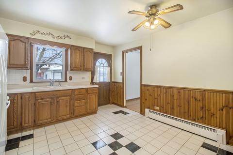 8124 S Octavia Ave, Bridgeview, IL 60455 photo 22