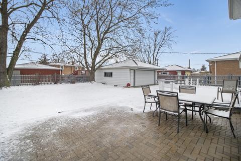 8124 S Octavia Ave, Bridgeview, IL 60455 photo 7