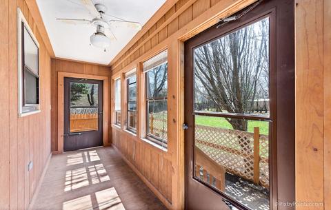 379 Hubbard Ave, Elgin, IL 60123 photo 9