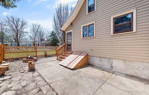 379 Hubbard Ave, Elgin, IL 60123 photo 7
