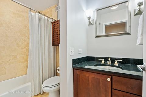 222 E Pearson St #1701, Chicago, IL 60611 photo 12