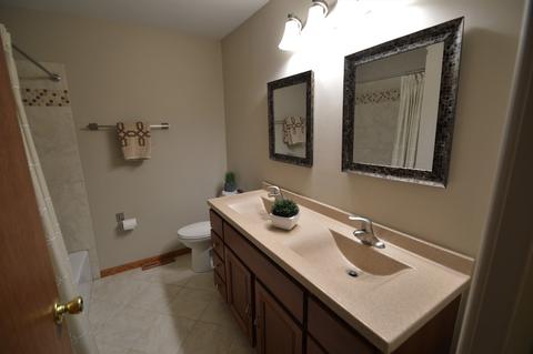 5 Purchase Ct, Bolingbrook, IL 60440 photo 3
