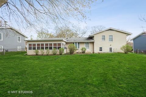 308 Suffield Ct, Geneva, IL 60134 photo 2