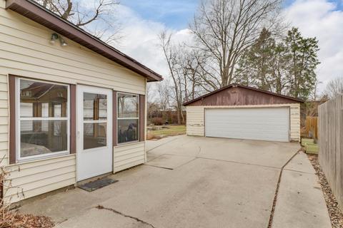 603 Vale St, Bloomington, IL 61701 photo 3