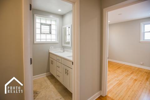 4049 Ruby St, Schiller Park, IL 60176 photo 12